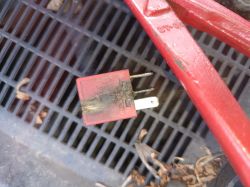 Dym z Peugot Biper - przypalony przekaźnik i przewód ABS. Szukam opisu przekaźników.