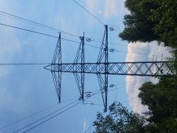 Jakie to serie słupów linii 110 kV i 220 kV? Gdzie znaleźć katalog konstrukcji?