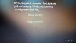 Komunikat błędu logowania w Windows 10 dotyczący niedostępnego kodu PIN