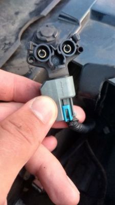 Qashqai 1.6 dci (2011 lift) - identyfikacja wtyczek za grillem