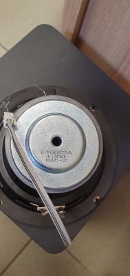 JBL 2.1 BAR - głośnik niskotonowy "pierdzi"