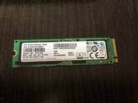 ASUS K756UB-TY016T - do czego służy wolny port zaznaczony na zdjęciu?