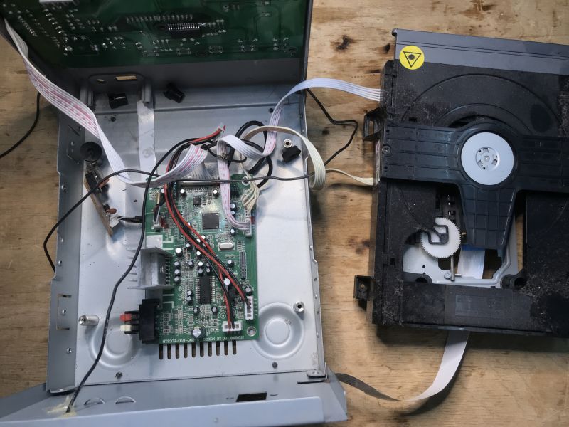 Disassembled Blaupunkt MS8BK micro hi-fi with mainboard and CD drive visible