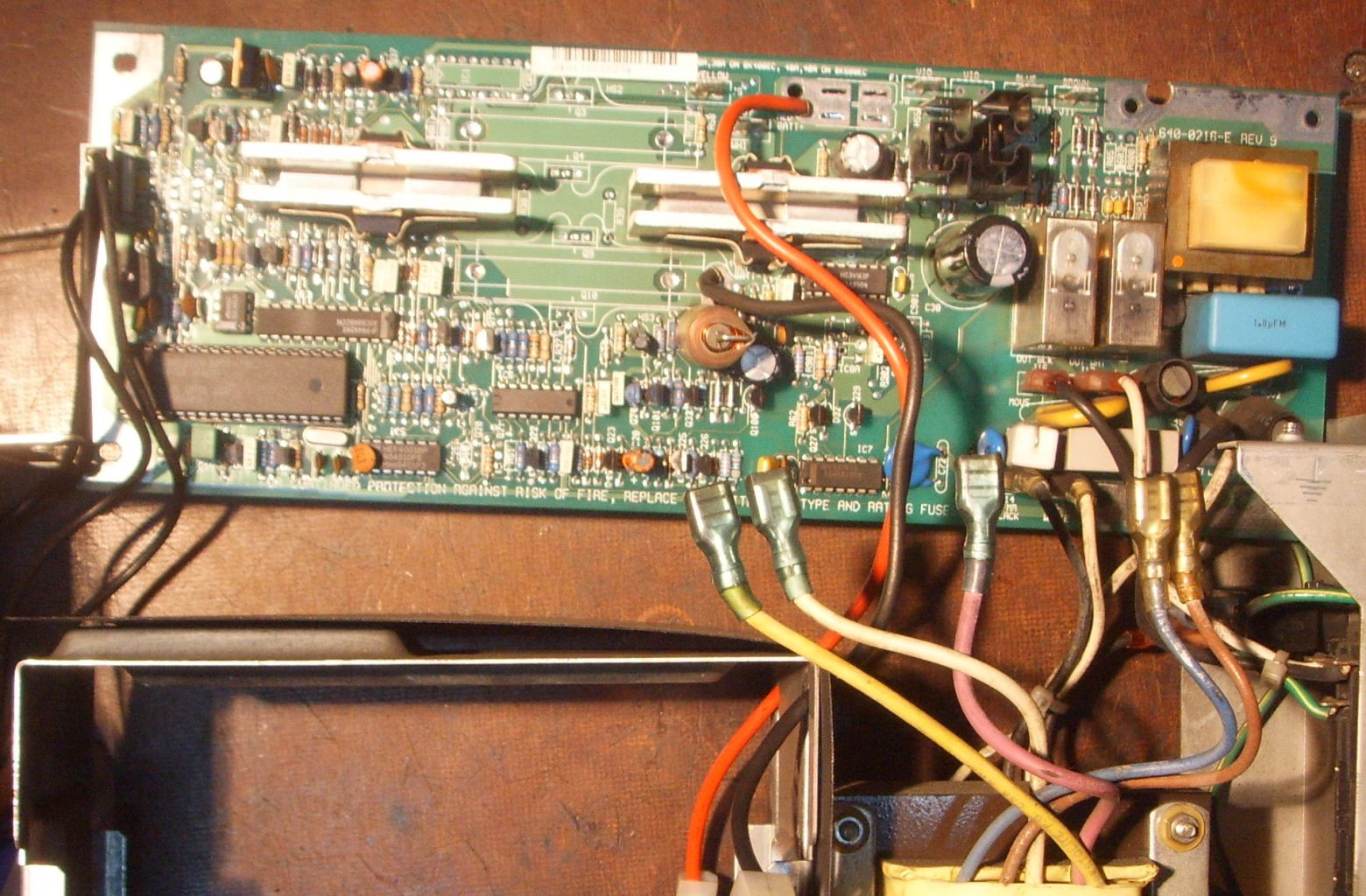 APC BACK-UPS 250 - po wymianie baterii i remoncie podtrzymuje 2sek.