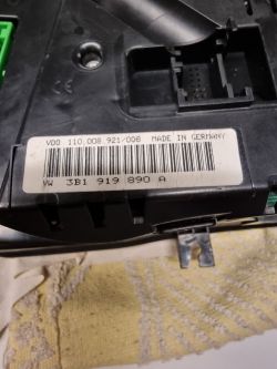 Wyświetlacz Passat B5 1.9 TDI AHH - brak napisów, tylko czerwony kolor