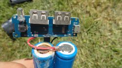 Moduł zasilania powerbanku z dwoma zardzewiałymi ogniwami 18650