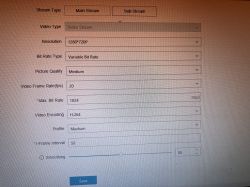 Zrzut ekranu ustawień kamery w iVMS, pokazujący opcje dla strumienia wideo, takie jak rozdzielczość, bitrate i jakość obrazu.
