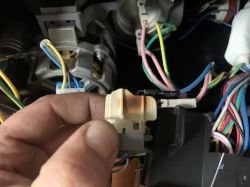 Whirpool ADPF 988 - wydłuża programy, nie podgrzewa wody.