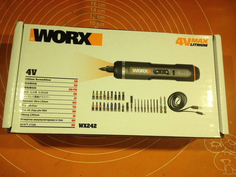 Pudełko z elektrycznym wkrętakiem WORX 4V