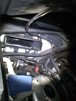 Odpalanie Mercedes Diesla 2.2 CDI 2006r lift z urządzenia rozruchowego: akumulator czy pod maską?