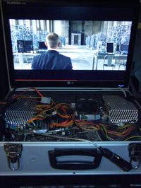 Przenośny komputer w walizce