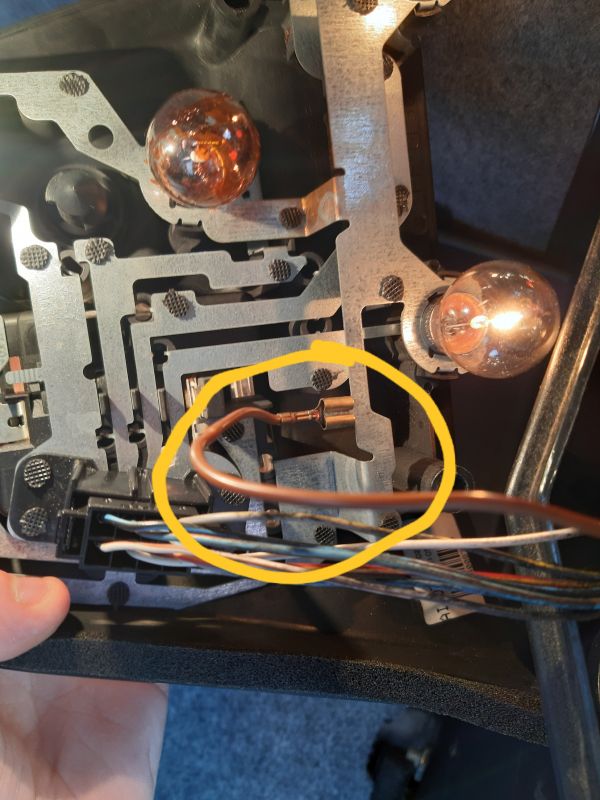 BMW e46 Lift rok 2002 - Światła stopu ciągle się świecą.