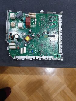 Leiterplatte aus Miele-Geschirrspüler Modell G5260 SCVI active plus mit markierter Komponente.