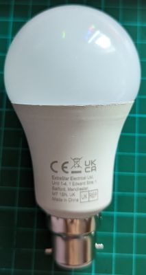 Smart bulb EXTRASTAR B22 A60BWIFI-2 with visible CE and UKCA markings.
