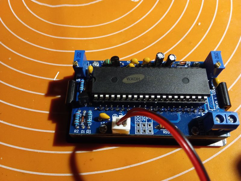 Jak złożyć woltomierz panelowy DIY z układem ICL 7107 z AliExpress? Sprawdzamy dokładność.