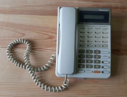 Jaki telefon systemowy będzie pracował w centrali telefonicznej Panasonic.