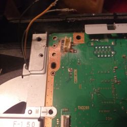 Play Station 3 - naprawa uszkodzonego gniazda wentylatora