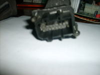 Czy to jest wzmacniacz subwoferowy? Połaczenie?