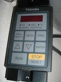 Falownik Toshiba VFSX-2015BY-C1, brak panelu operatorskiego.