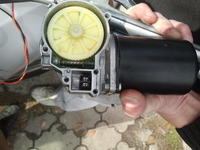 Audi A4 - Wycieraczki uruchamiają się same po włączeniu zapłonu, co robić?