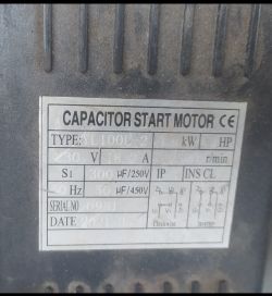 Tabliczka znamionowa silnika LY100L-2 z danymi elektrycznymi i schematami połączeń
