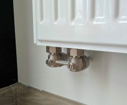 Procedure for Removing Radiator with Underneath Connection: Valve Operation and Bleeding Procedure for Removing Radiator with Underneath Connection: Valve Operation and Bleeding