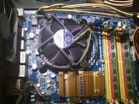 Czy temperatury ASUS GeForce 560 TI i Intel Q9300 są w normie?