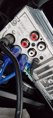 Pioneer Ts-wx300a - Zasilanie subwoofera cienkim kablem żółtym