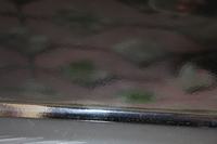 lakier siadł na samochodzie i widać rysy szpachla