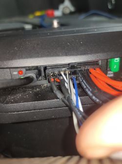 Laguna 2 gdzie podłączyć remote control sterowanie wzmacniaczem