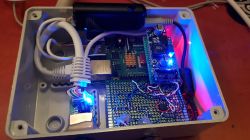 Tuner radiowy stereo w wersji mini.