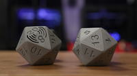 Gadająca, dwudziesto-ścienna kostka do gry
