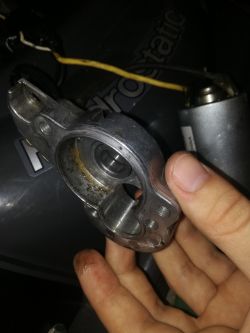 Rozrusznik elektryczny kosiarki nie wyrzuca zębatki