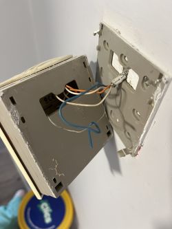 Jak podłączyć cyfrowy sterownik do pieca Vitopend 100 zamiast Siemens RAA20?