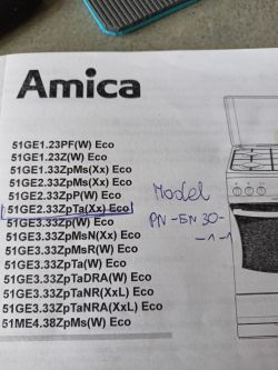 Lista modeli kuchenek Amica z ręcznym dopiskiem na kartce.
