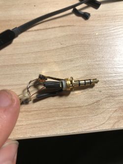 Słuchawki JBL T110 a nowa wtyczka. Jak podłączyć?