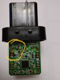 Hyundai ix35 2.0 CRDI 184KM brak grzania świec żarowych: schemat sterownika 36830-2F100