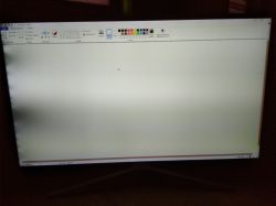 SAMSUNG UE40K5500AW - Przyciemniony ekran z plamami SAMSUNG UE40K5500AW - Przyciemniony ekran z plamami