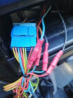 Podłączenie caraudio bez wzmacniacza - jak przywrócić fabryczne ustawienia?