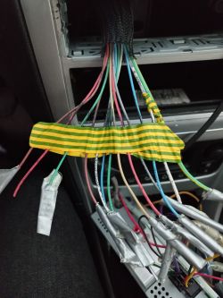 Podłączenie oryginalnego radia z VIN w Peugeot 307 HDI 2007 - kolor przewodów