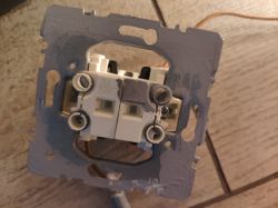How do I combine a bistable switch with a Tuya module for roller shutters? How do I combine a bistable switch with a Tuya module for roller shutters?