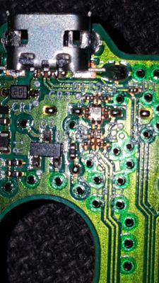 Xbox One Pad 1708 - co to za dioda o oznaczeniu 02 lub 20?