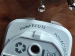 Modellbezeichnung der Steckdose BSD33 Nahaufnahme der Modellbezeichnung der Steckdose BSD33 mit Angaben zur Stromaufnahme.