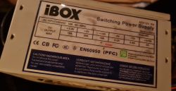 Etykieta zasilacza komputerowego iBOX Switching Power Supply ATX12V P4, 400 W.