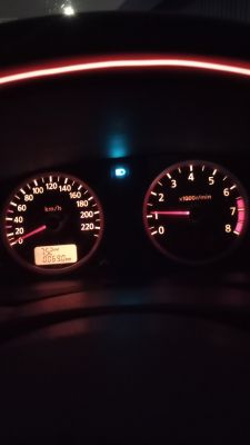 Światła przednie w Nissan Almera N16 2003r - brak lewych świateł pozycji i długich