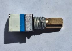 Przełącznik z potencjometrem, prawdopodobnie do walkie-talkie Motorola T82.