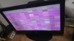 Samsung PS42A410C1 - biały ekran i pikseloza po włączeniu, co sprawdzić?
