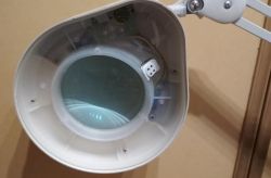 Warsztatowa lampa z lup± - prezentacja Warsztatowa lampa z lup± - prezentacja