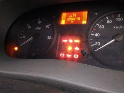 Renault Master 2006 - brak sterowania wtryskami, szukam schematu elektryki