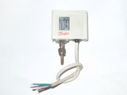 Jak podłączyć presostat Danfoss do sprężarki aerografu?